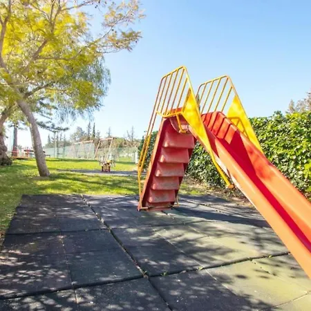 Family Escape, Oasis Parque Daire