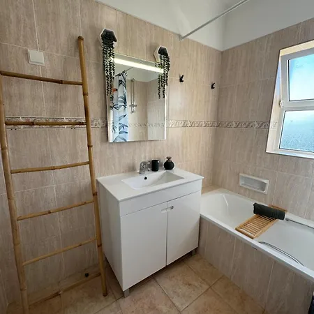 Daire Family Escape, Oasis Parque